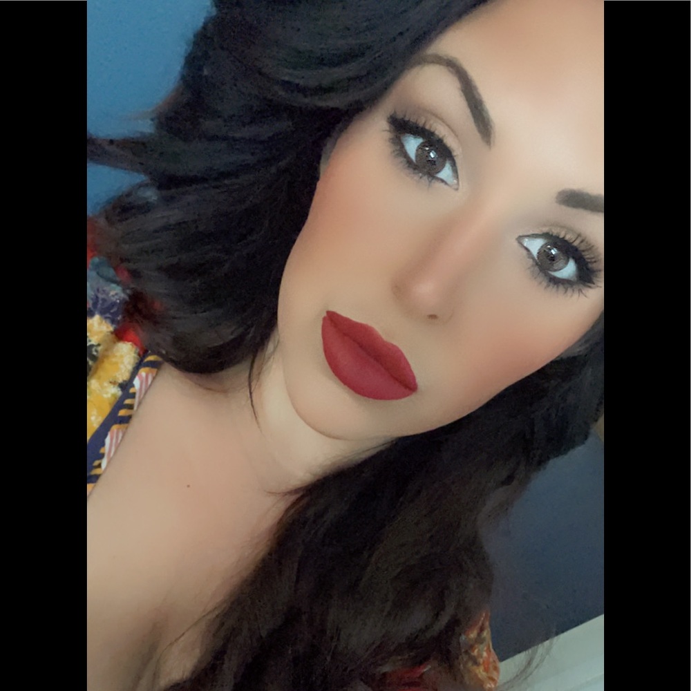 Meet your Posher, Raquel